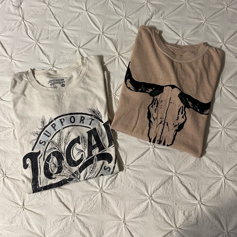 Womens XS Western Graphic Tshirts (Buckle!)